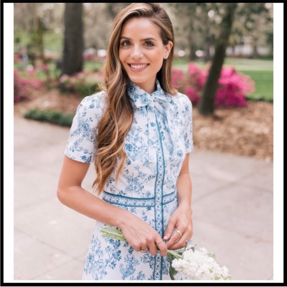 Gal Meets Glam Blue Floral Dress